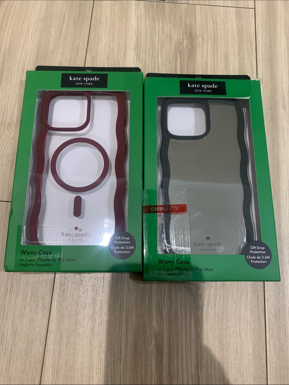 kate spade Wavy MagSafe Case — Burgundy & Black iPhone 16 pro max